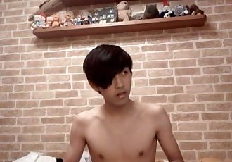 एशियाई किशोरी लड़का 480 800 yrdkg