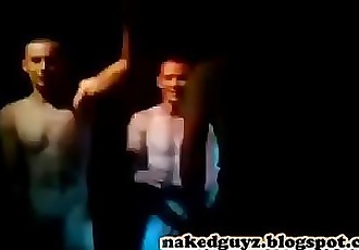 nudo russo ragazzi su stage https://nakedguyz.blogspot.com 10 min