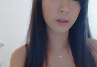Asiatische Mädchen zeigt aus schön Beute chat Mit Ihr @ asiancamgirls.mooo.com 6 min