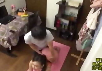 japonês mulher Yoga sessão Ido selvagem