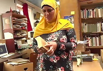 Buchhandlung Eigentümer fickt ein glücklich Muslim Milf 8 min