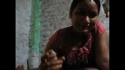 indiano bhabi succhiare Cazzo e masturbazione con la mano 47 sec