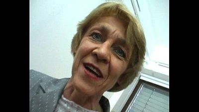 Oma macht gern Sextreffen - German Granny likes livedates - 6 min