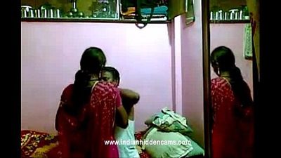 متزوج rajhastani الهندي زوجين محلية الصنع الجنس زوجته مارس الجنس في نمط 1 مين 3 ثانية