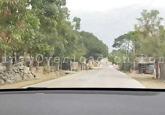 hot pinay Auto Blowjob terwijl het hebben van een weg Reis in hun provincie
