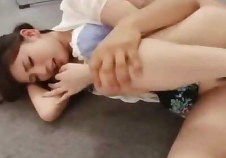 japonés las niñas atacado bonito masaje Chica en park.avi