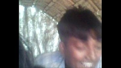 असली बांग्लादेशी देसी युवा लड़की स्तन प्रेस :द्वारा: BF में घर नाव के साथ बांग्ला ऑडियो wowmoyback 3 मिन