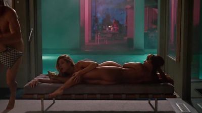 Katheryn Winnick and Jo Newman and Christina Fandino in Love and Other Drug