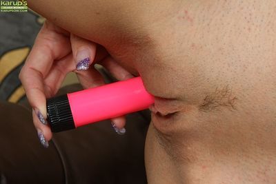 wulpse Blond milf met tiny tieten spelen met een Roze vibrator - Onderdeel 2