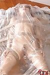 Bdsm Fetiş model Leyla siyah sarılmış içinde plastik önce hardcore anal