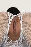 Exóticos europeu Babe Ria mostra ela Boceta através de aberto virilha meia-calça