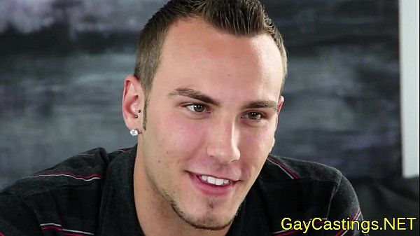 piercing przystojny bierze Osoby w gaycastings