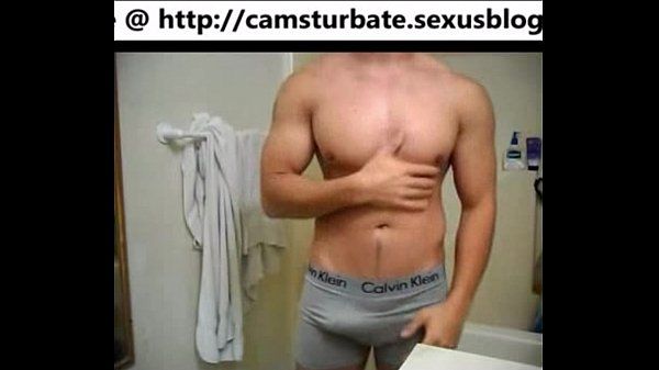 web cam BM chico musculoso se masturba pajea con UNA toalla