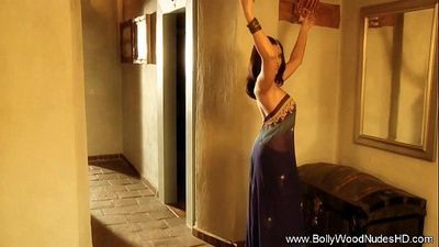 India Bailarina Erótica MILF 12 min hd