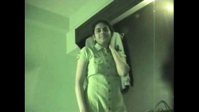 萨希拉 年轻的 印度 夫妇 自制的 性爱 视频 9 min