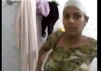 jóvenes mallu India :Esposa: ducha capturado :Por: mi marido desipapa.com 1 min 38 sec