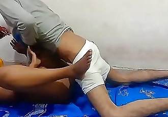 indiase huis vrouw delen Bed met devar wanneer zijn man diep Slapen 14 min 720p