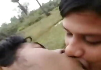 INDIAN - Gf Passionate Kissing