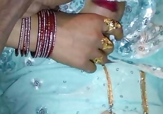 Desi Married Bhabhi Fuck in Wedroom