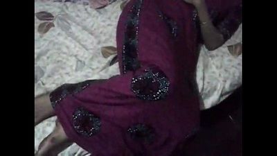 indiase amateur bhabhi het leggen van naakt in Bed 1 min 1 sec