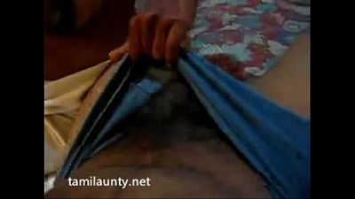 Desi Maleise rondborstige tamil aunty,unlimited tante geslacht in 1 min 14 sec