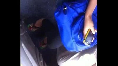 indiano Babe bigtits mostra in un pubblico Autobus 1 min 13 sec